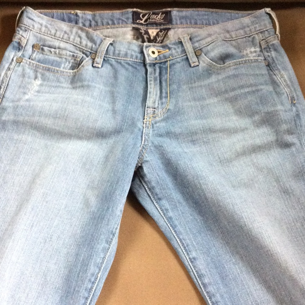 Lucky Brand jeans, sits a little below the waist, size 29/8